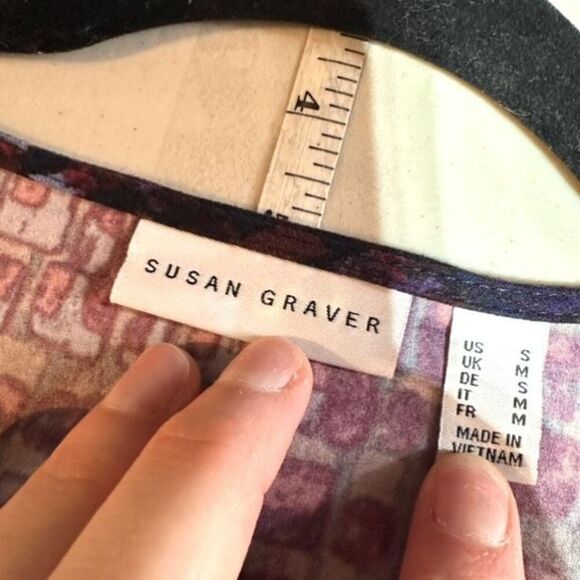 Susan Graver Geometric Stretch Knit Bell Sleeve Blouse Small Dark Romantic - Picture 2 of 9